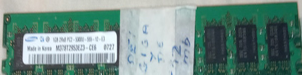 2  Memorias de 1 Giga y 2 de 512 megas
