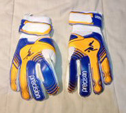 Guantes de portero de fútbol.