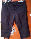 El pantalon de la foto , talla 44.