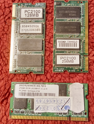 Lote 1 de módulos de memoria.