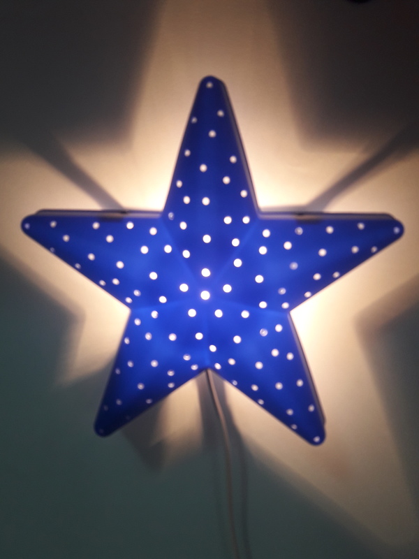 Lámpara infantil estrella azul Ikea