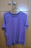 Camiseta deportiva lila