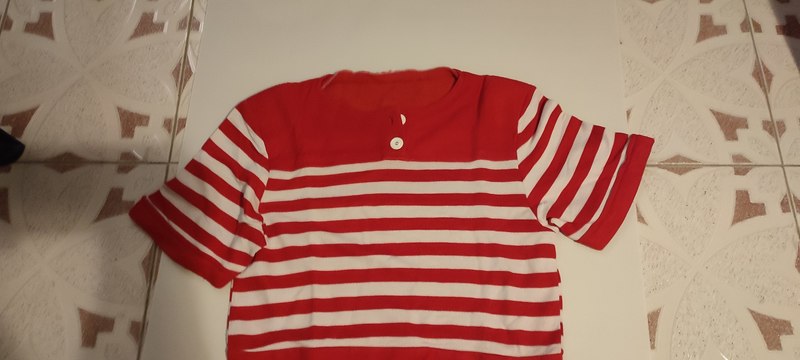 Camiseta roja con rayas Talla G(Molinae)