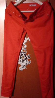 Pantalón rojo de chica talla S