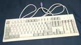 Teclado de ordenador blanco