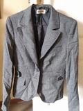 chaqueta gris