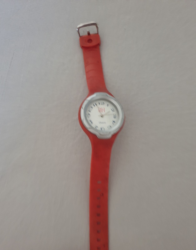 Reloj rojo