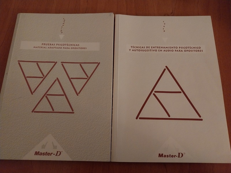 Dos libros de test psicotecnicos (Eztuinaga)