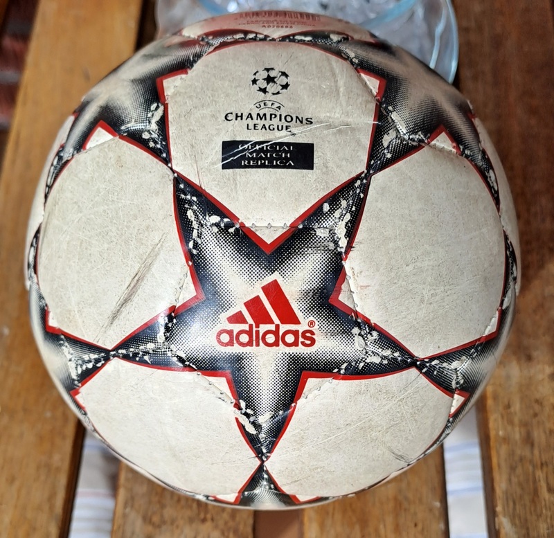 Pelota de cuero original Adidas, réplica de la de UEFA Champions League