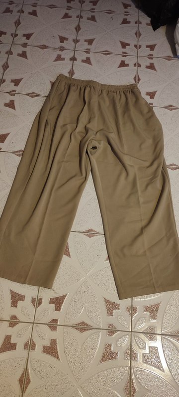 Pantalon gomas color camel Talla XXXL