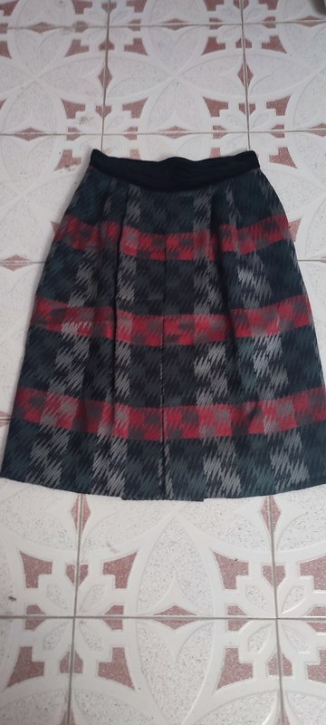 Falda tablas gris y roja Talla 42