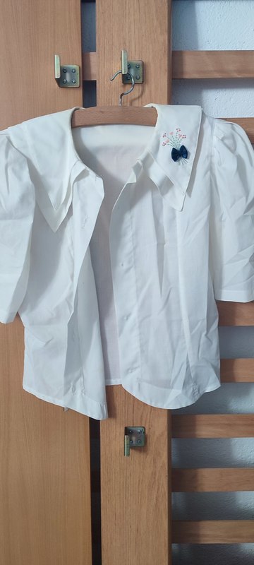 Camisa Blanca con lazito. Talla M(recicleo)