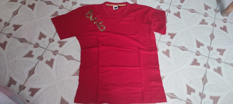 Camiseta roja. Talla L