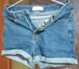 Vaquero corto talla 36 (de lote no recogido)
