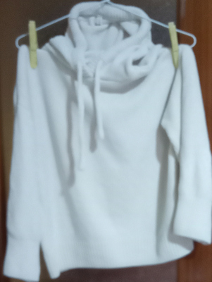 Polo blanco con capucha talla 36