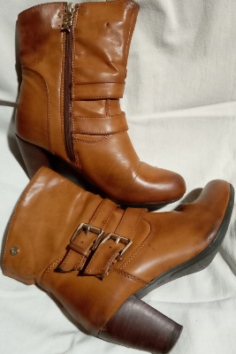 Botines marrones talla 35.