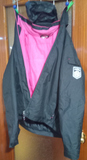 Cazadora con capucha impermeable talla 36.