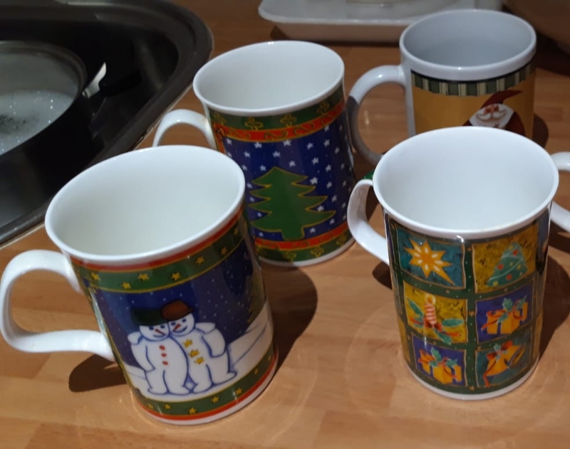 4 tazas navideñas