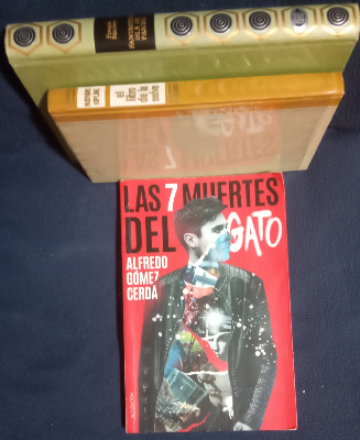 Lote de 3 libros.