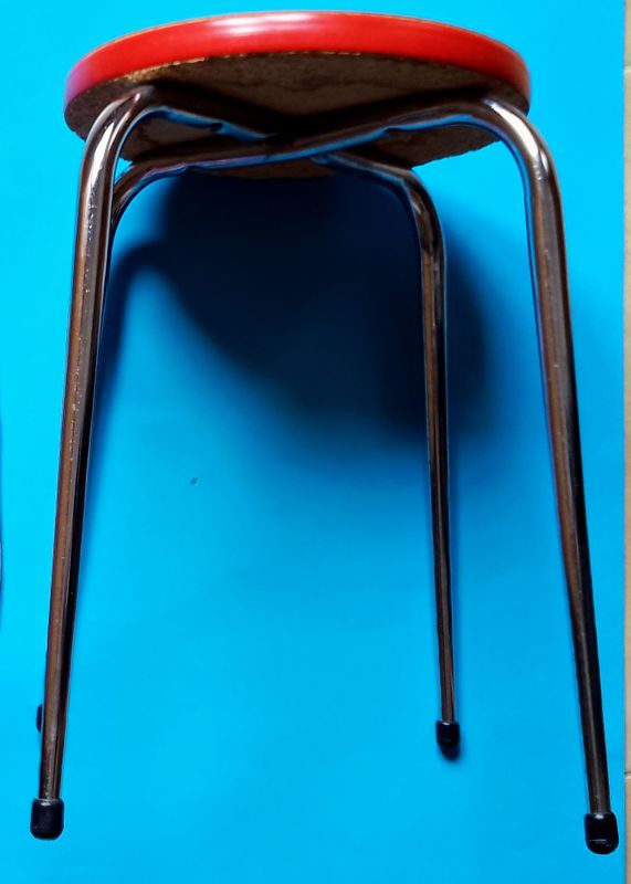 Taburete rojo