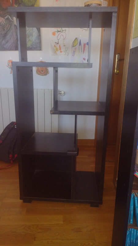 Estanterías marrón oscuro urgente