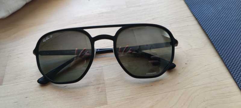 gafas de sol (rayadas)