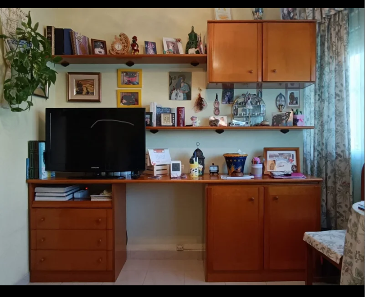 Mueble y estanterias