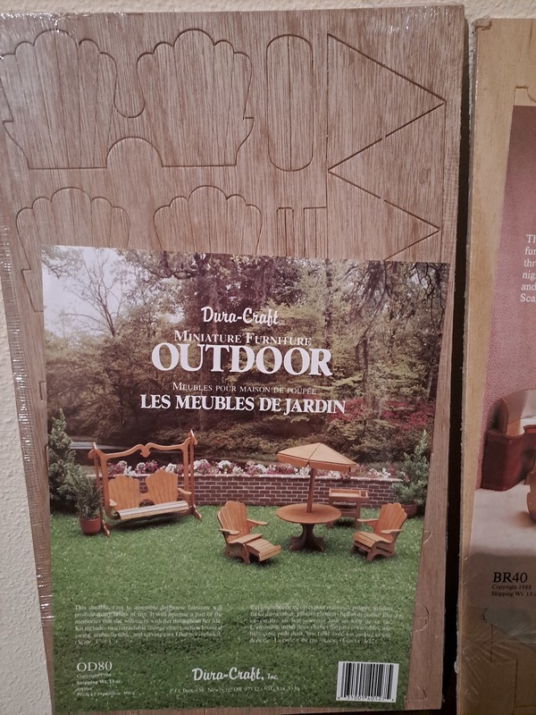 Muebles para casa de muñecas