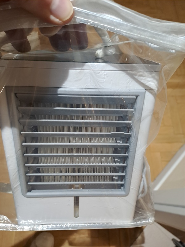 Pequeño enfriador de aire