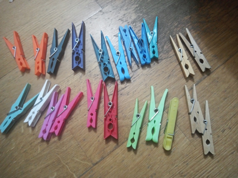 Regalo 25 pinzas de la ropa.