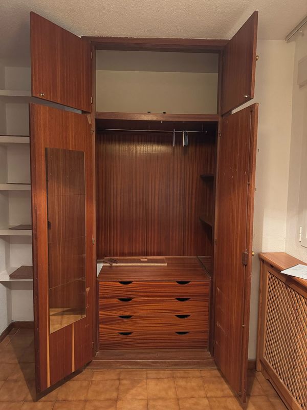 Puertas e interior de armario