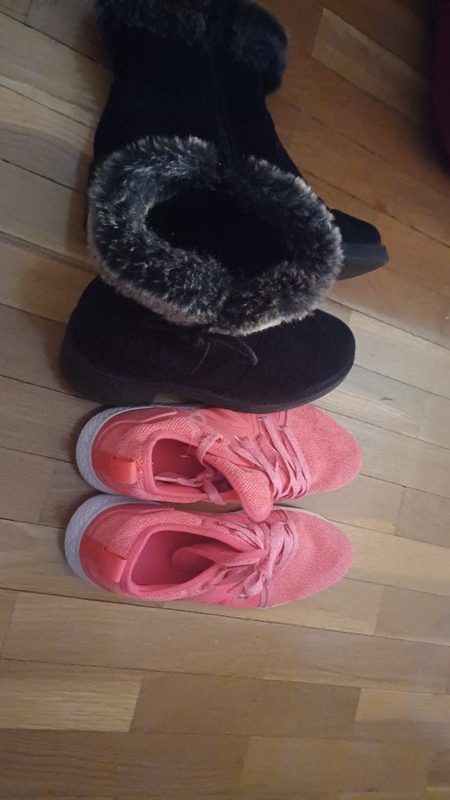 Botas y zapatillas nuevas T.40 chica