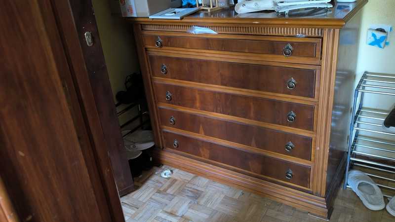 Cómoda de nogal de 