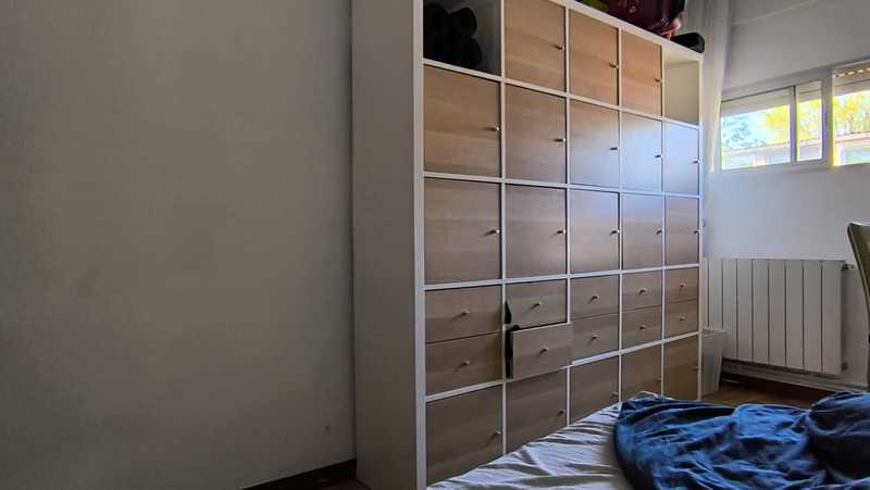 Estantería con puertas y cajones