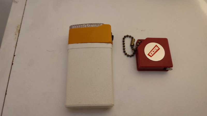 Dos linternas pequeñas(Oscar Avila)