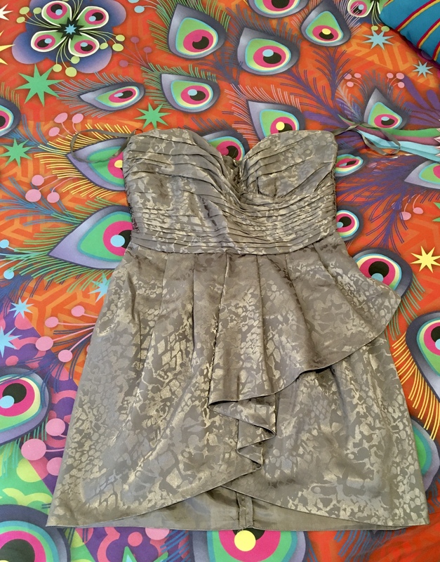 Vestido de noche sin tirantes