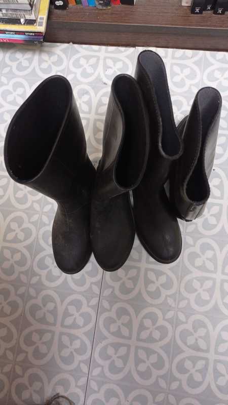 Regalo 2 pares de botas de montar a caballo, para niños. Tallas 33 y 34