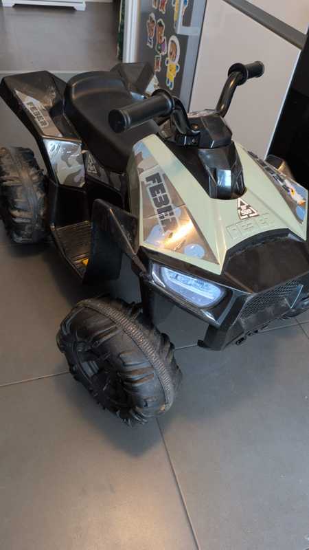 Quad eléctrico hasta 4 años