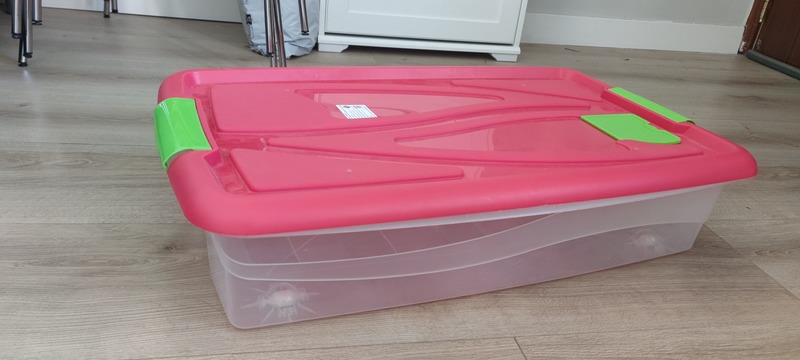 caja para guardar ropa