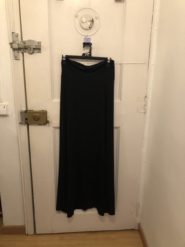 Falda larga negra