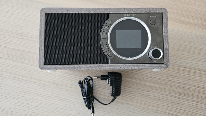 Radio desperator con reloj y bluetooth
