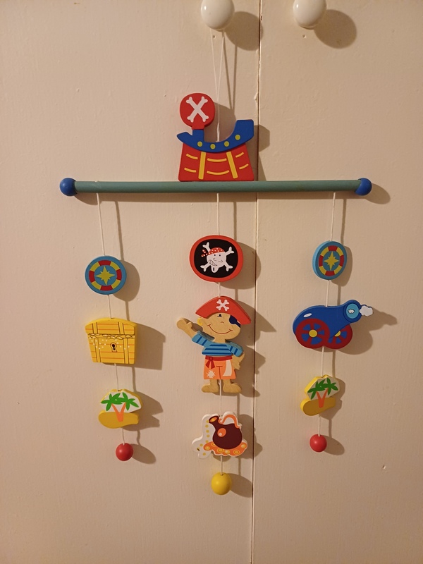 decoración madera pirata niños