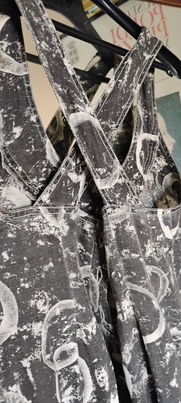 EL mismo vestido de antes visto por detrás 