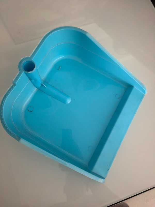 Recogedor azul (univer) 