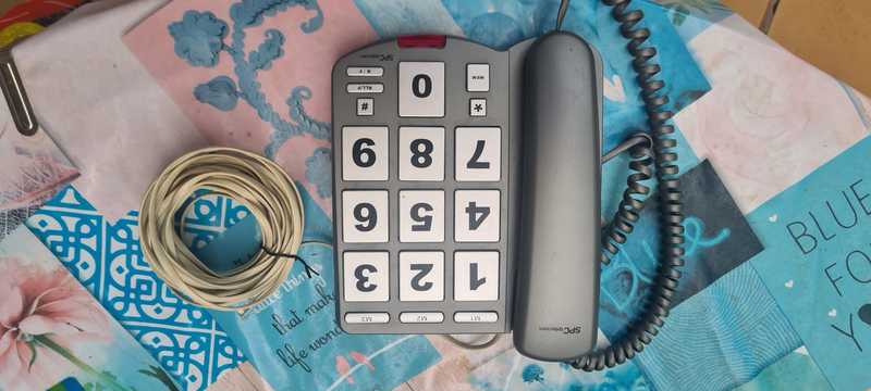 Teléfono 3ª edad con teclas muy grandes y memoría de números almacenados