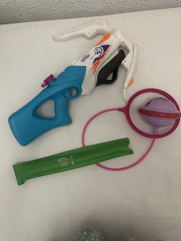 Flauta para el cole , slip para saltar y pistola de agua NERF REBELLE