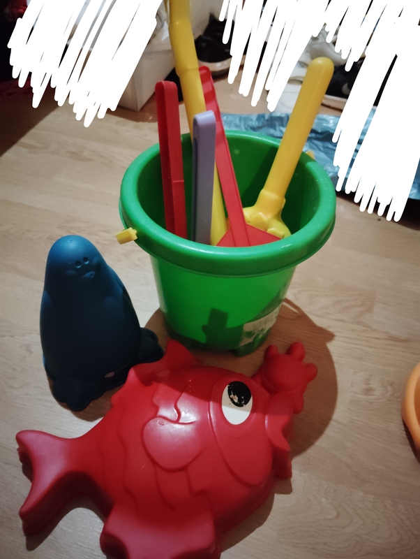 Cubo y accesorios de playa