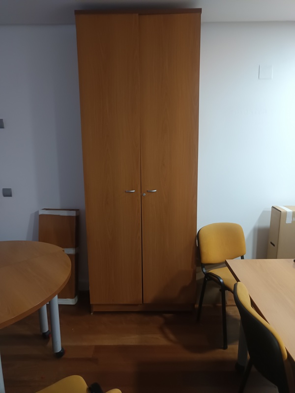 Regalo armario oficina hasta techo [INFORMAÇÃO PRIVADA ESCONDIDA]