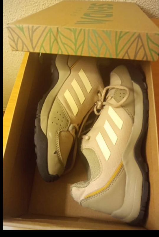 Zapatillas Adidas Traxion. Talla 34.