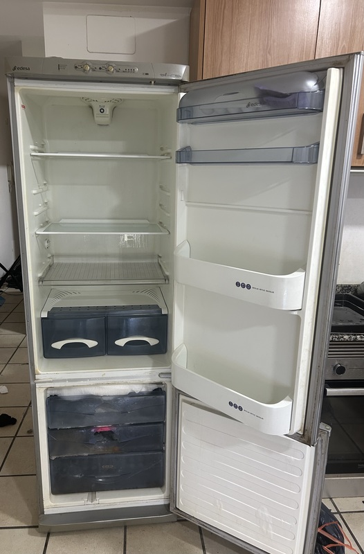 Regalo muebles, nevera y microondas 